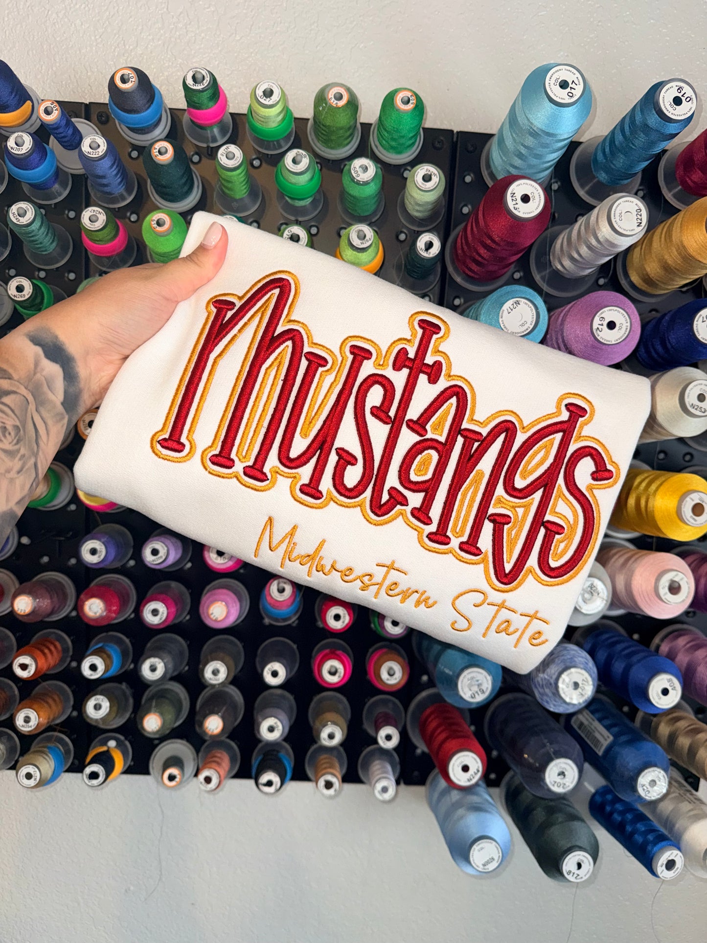 MUSTANGS PUFF - Embroidered