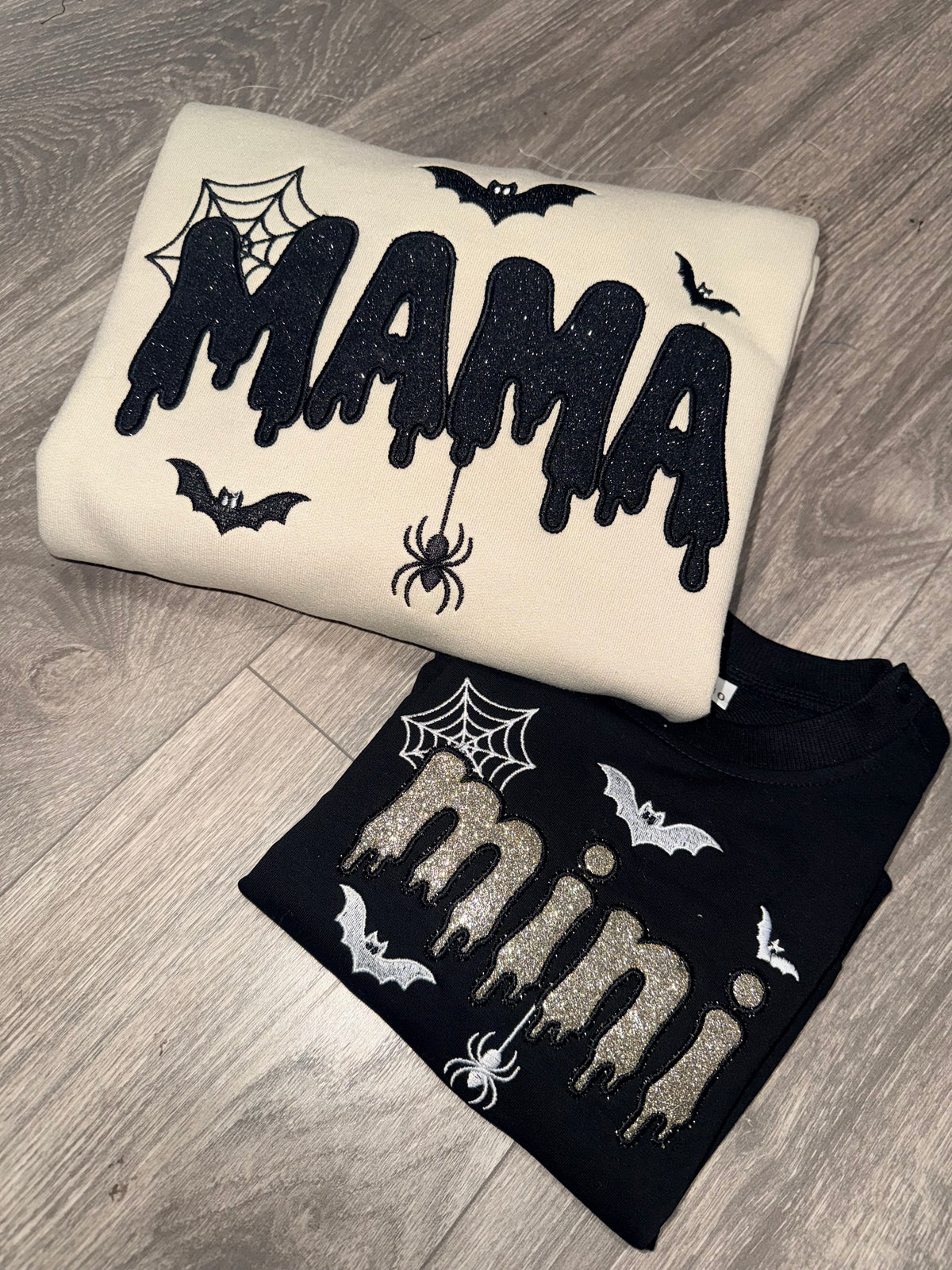 SPOOKY MAMA Glitter - Embroidered