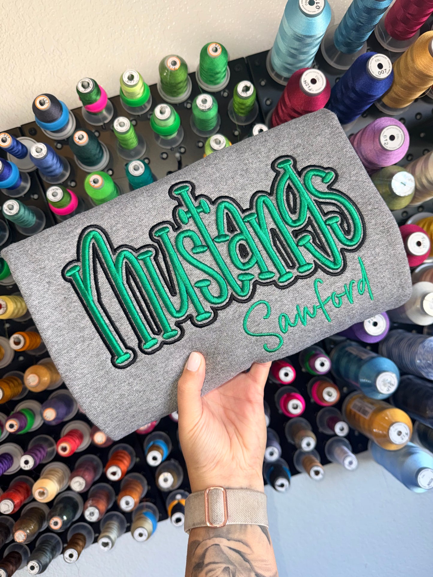 MUSTANGS PUFF - Embroidered